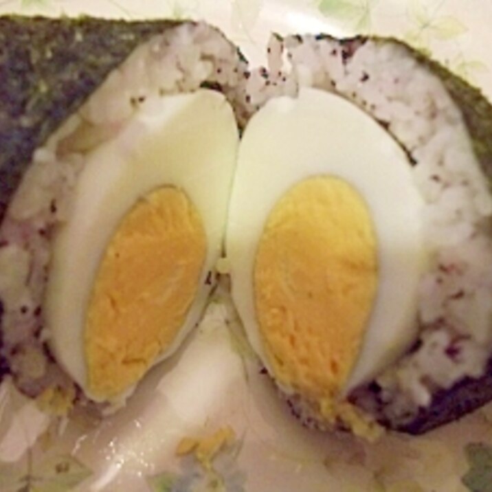 スコッチエッグ風? ゆで卵入りおにぎり